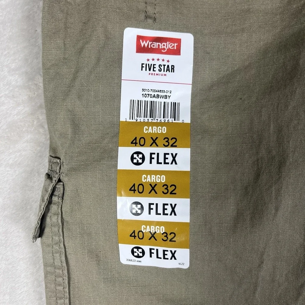 Wrangler Pants Men 40x32 Relaxed Fit Tan Cargo Flex Work Stretch Comfort Ripstop